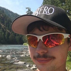 Meet your Posher, Troy